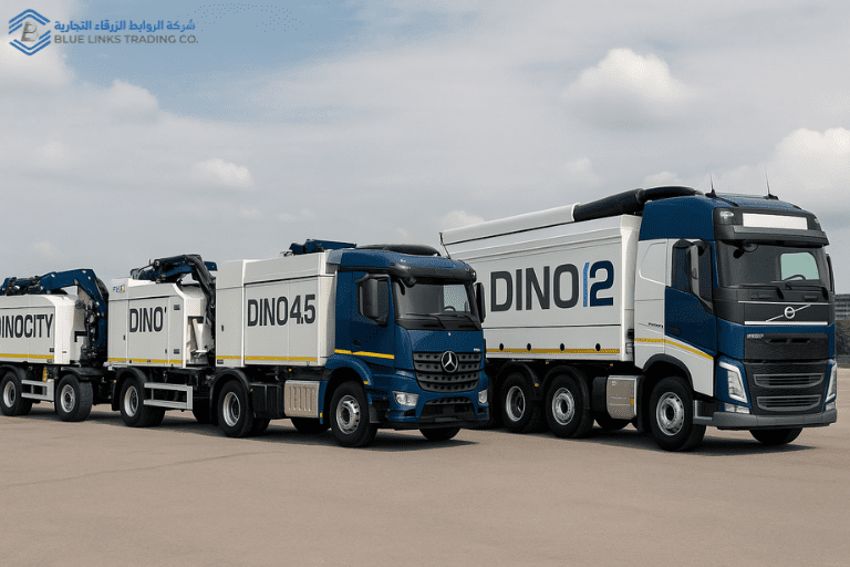 صورة عالية الدقة لأربعة نماذج من حفارات الشفط MTS DINO — وهي: DINOCITY وDINO8 وDINO12 وDINOTRIPLE — مصطفّة في موقع صناعي مفتوح لعرض الفروقات بينها بصريًا.