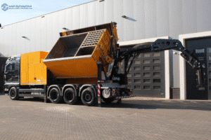 حفار شفط MTS DINO 12 Power+ موديل 2021 بنظام High-Tip، مزود بمروحتين Twin Power+، أثناء رفع الحاوية على شاسيه SCANIA R540 8×4.